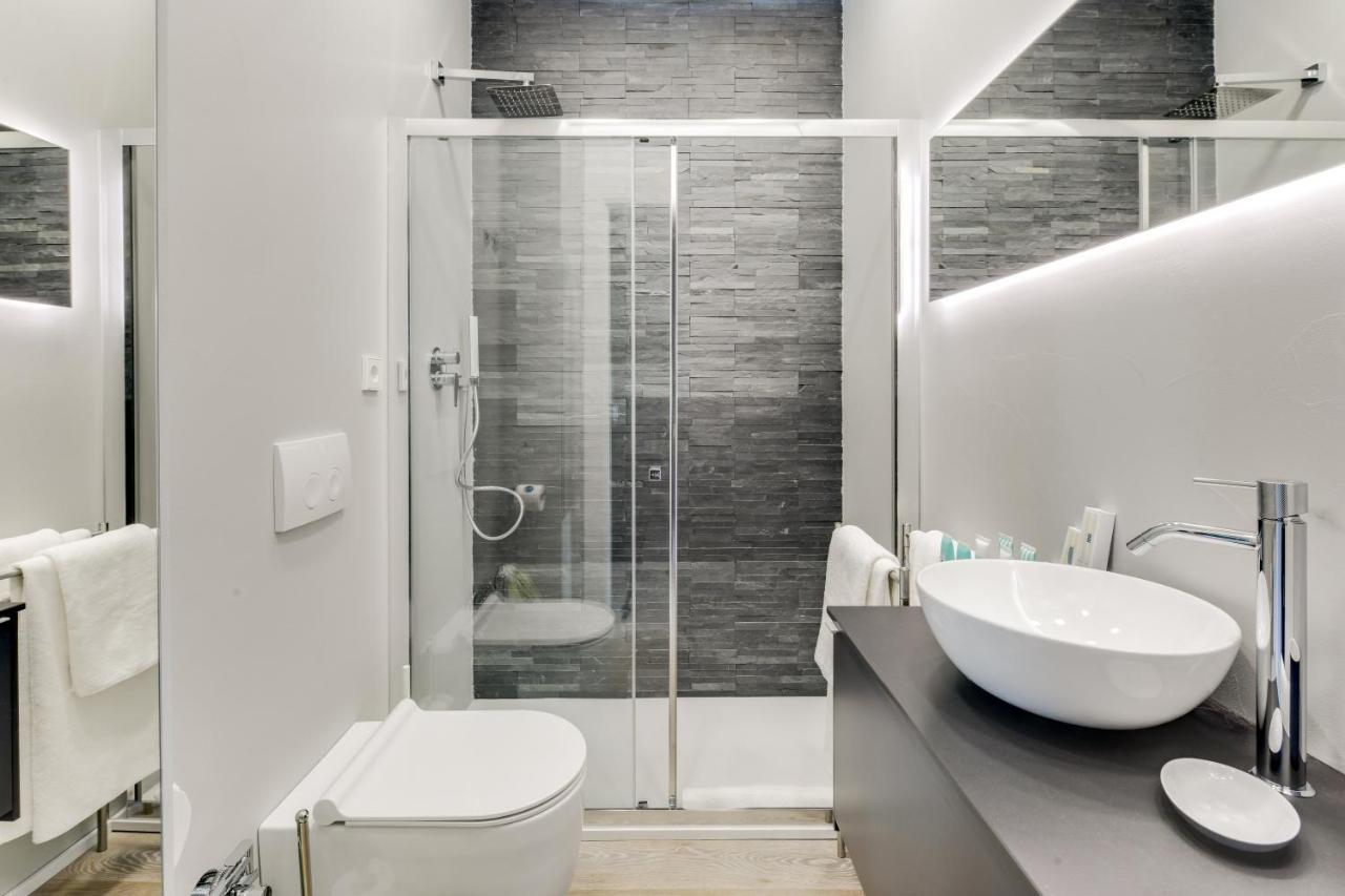 Sweett - Vista Duomo Apartment Milan Bagian luar foto